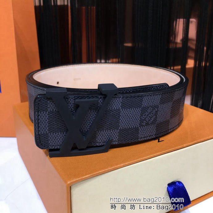 路易威登LV 新款 LV INITIALS MONOGRAM 腰帶 金色LV首字母帶扣 休閒百搭 男士皮帶  xfp1116